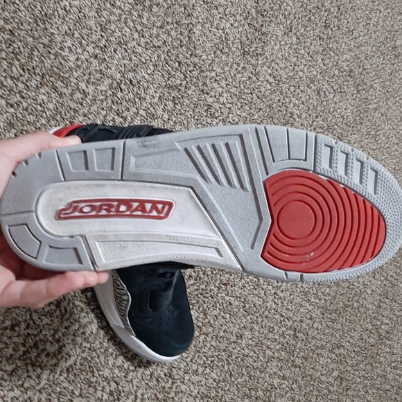 Air Jordan Legacy - Picture 3 of 4